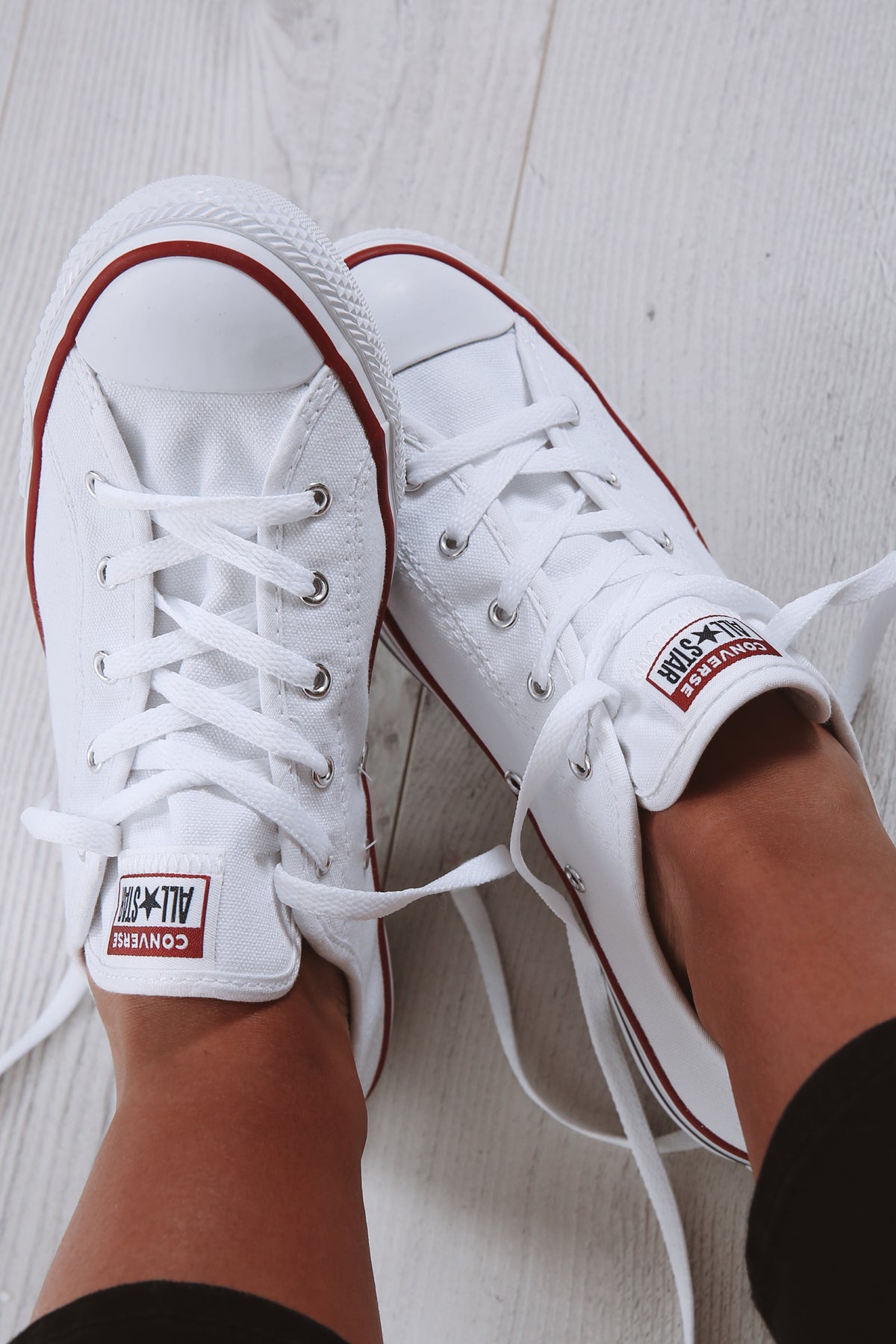 Evne Disse forsvinde Chuck Taylor All Star Dainty Basic Canvas Low Top White - Jean Jail