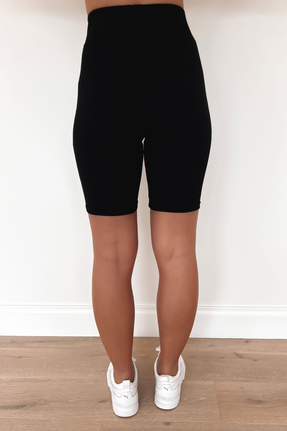 Ribbed black biker shorts 2025