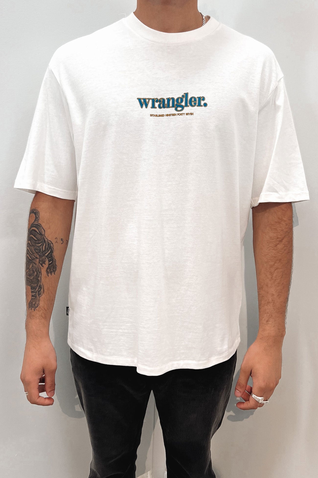 Core Serif Baggy Tee Vintage White