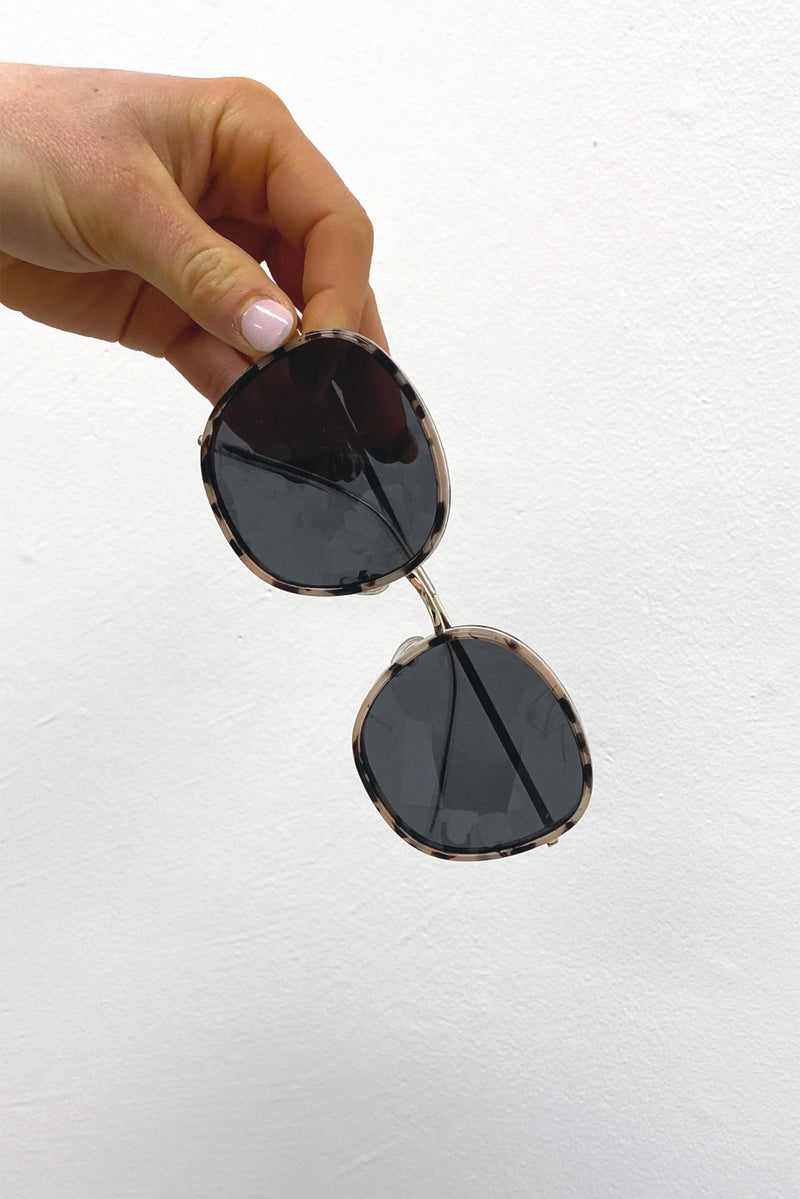 Della Sunglasses // Tort
