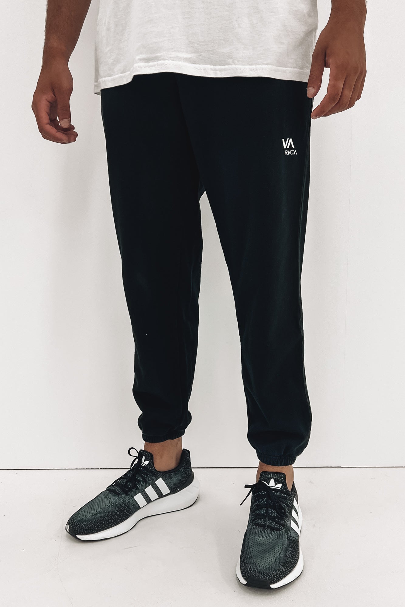 Essential Sweatpant Black