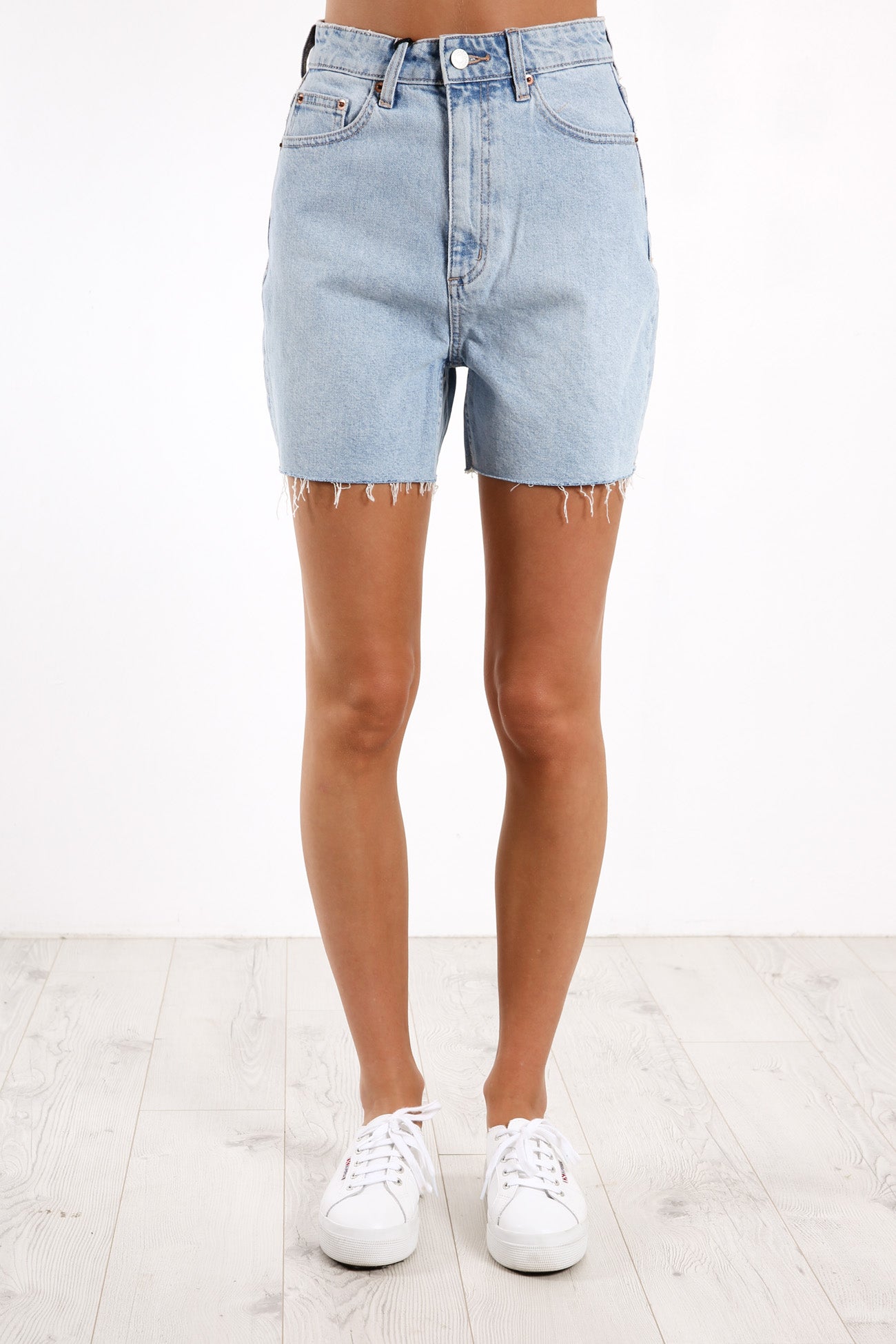 High Moms Short