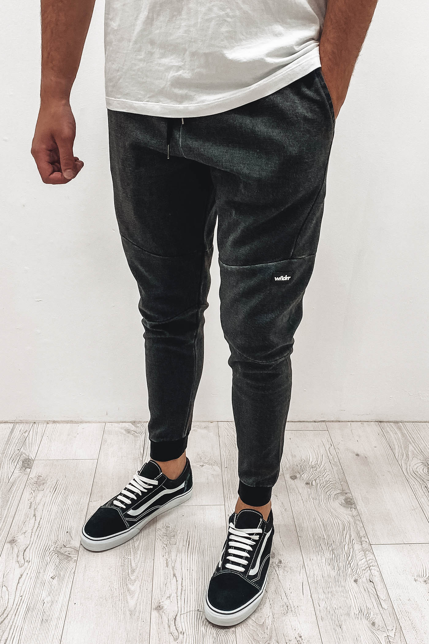 Hoxton Vintage Trackpant Washed Black