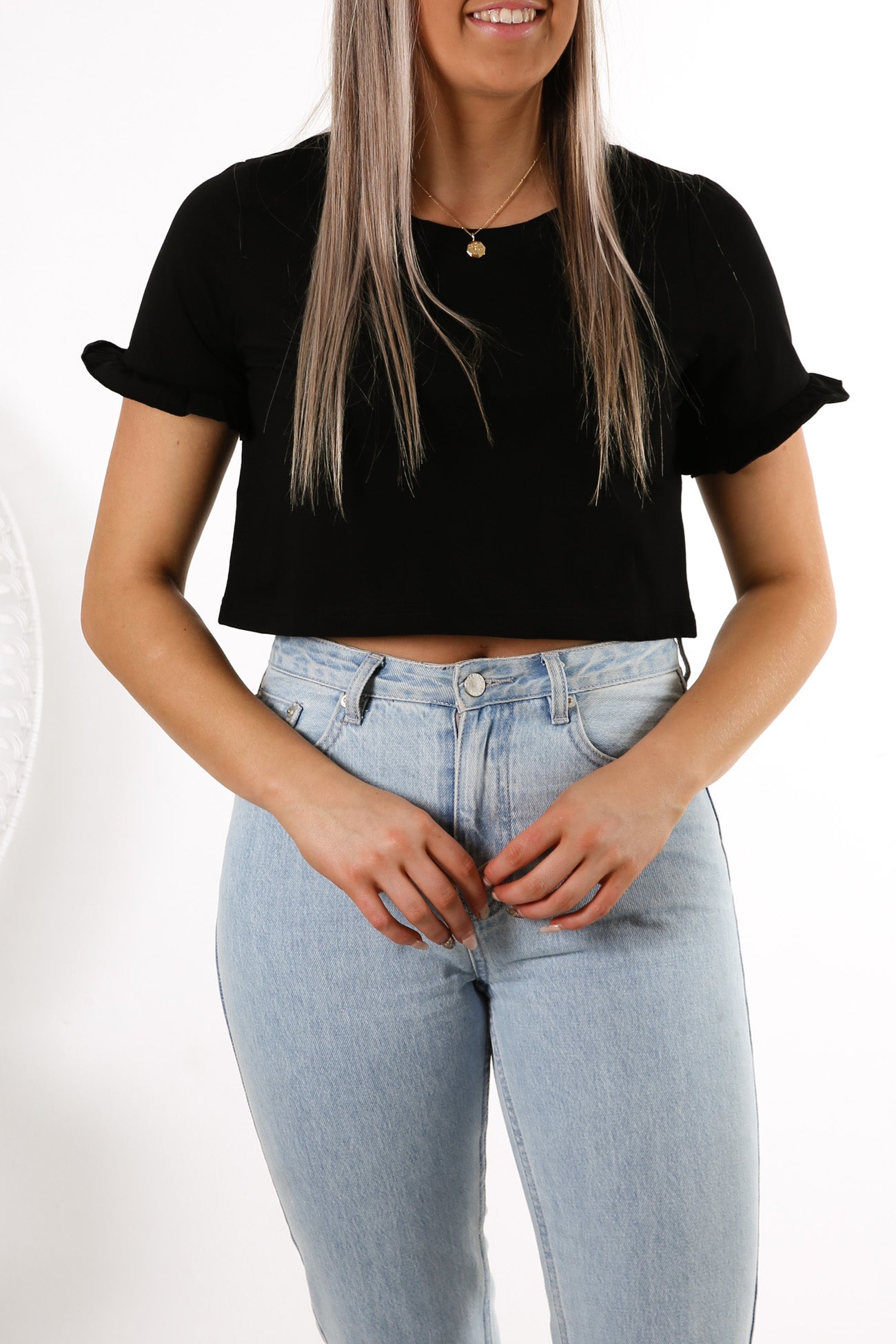 Kapono Crop Tee Black