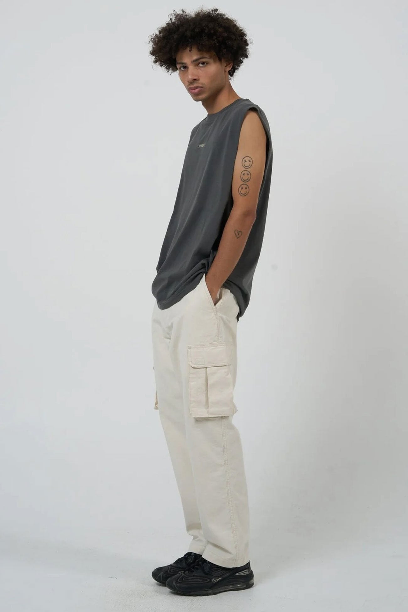Minimal Thrills Merch Fit Muscle Tee Merch Black