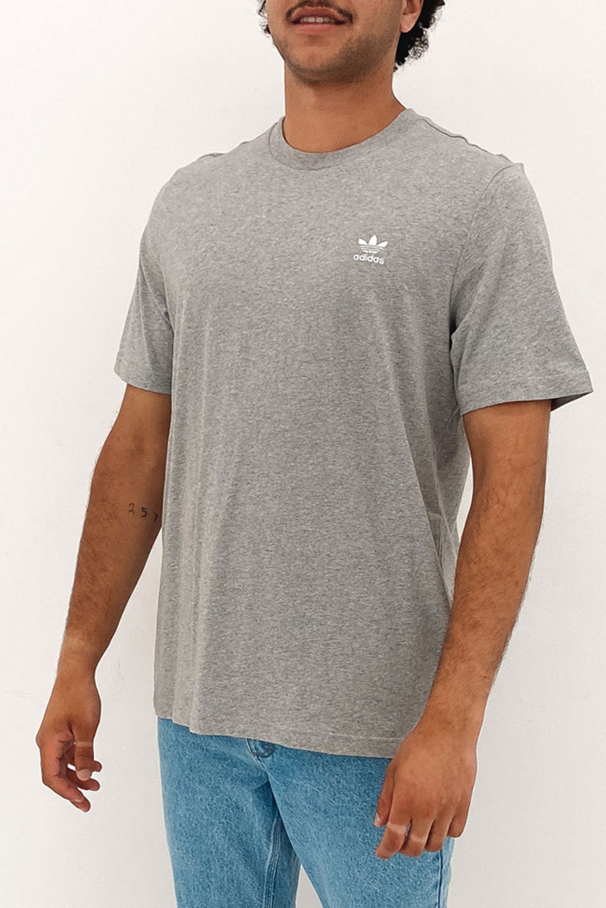 Trefoil Essentials Tee Medium Grey Heather - Jean Jail