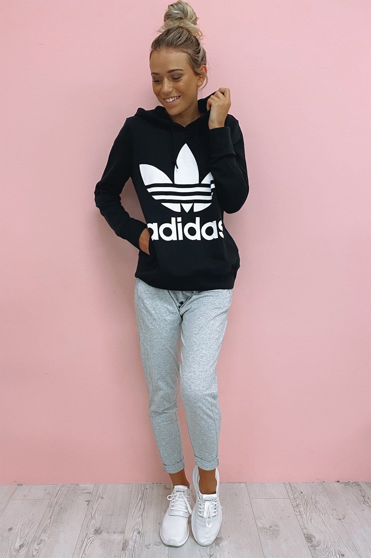 Trefoil Hoodie Black